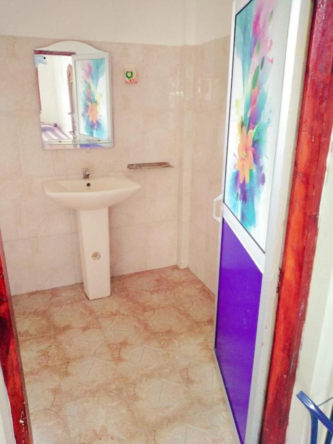קטרגמה Dinesh Guest House מראה חיצוני תמונה