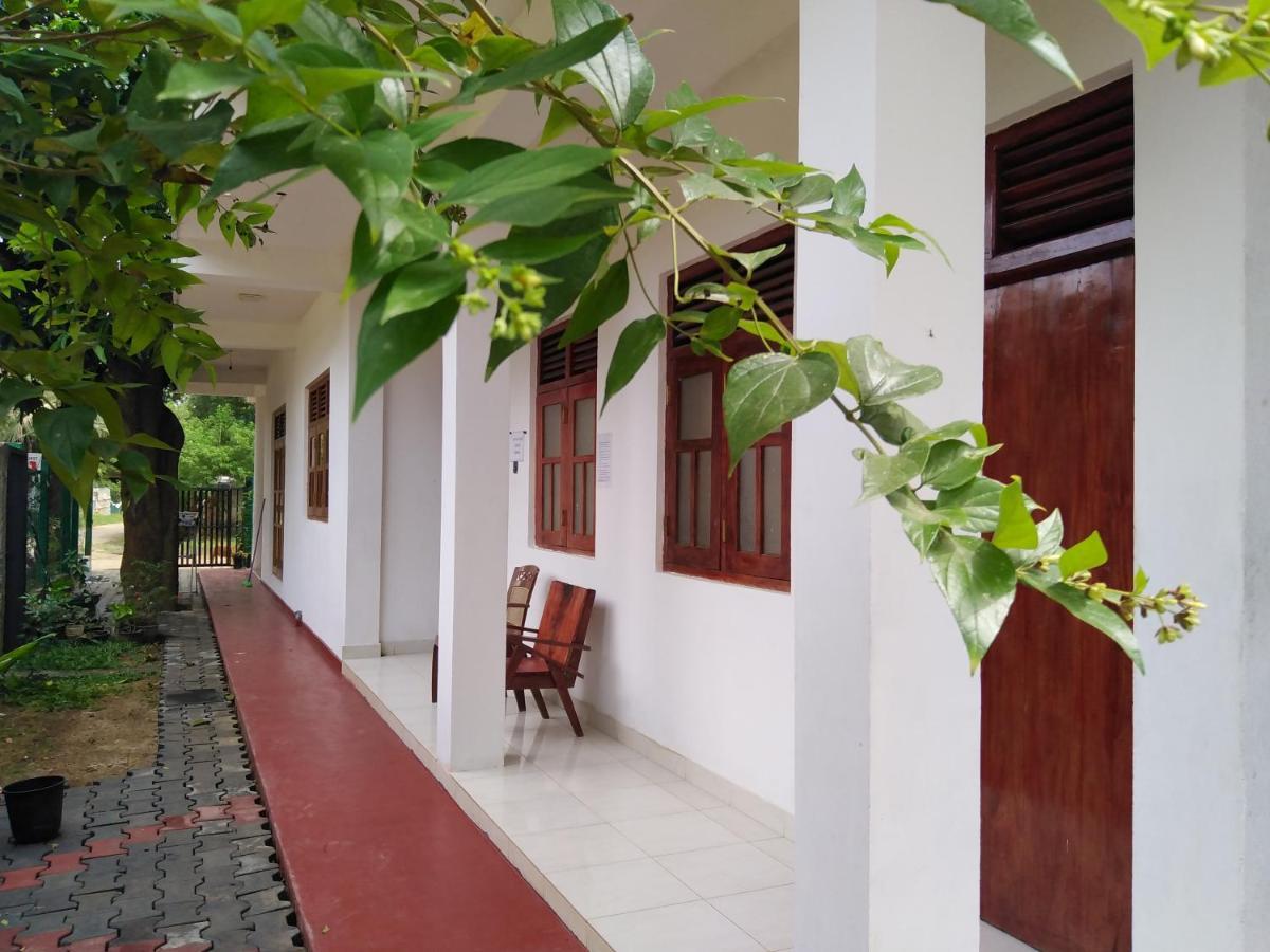 קטרגמה Dinesh Guest House מראה חיצוני תמונה